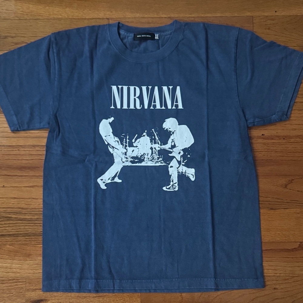 Nirvana graphic tee, size M never worn
